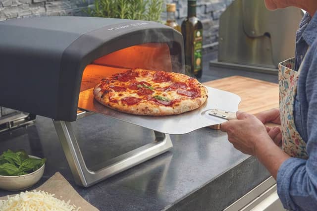 Get crisp, stone-baked bases and deliciously melted toppings in minutes with the Firebloom EP01 Electric Pizza Oven.