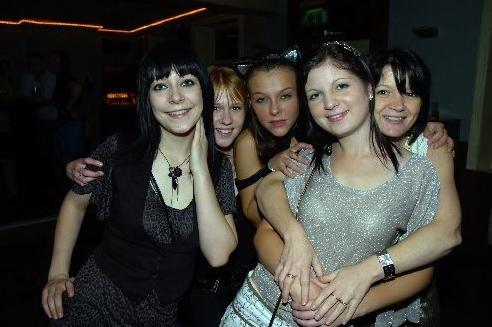 Laura, Zillah, Nicole, Natalie and Tracy out on Natalie's birthday in Oaklands.