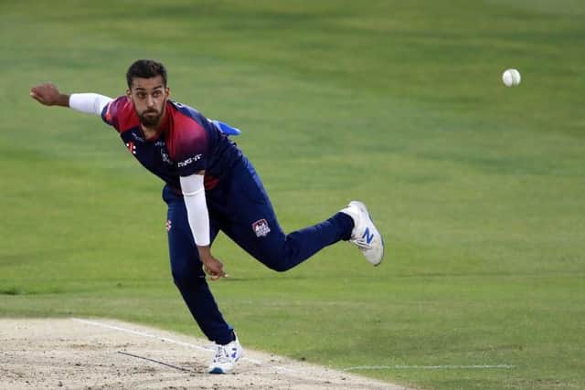 Saif Zaib in bowling action for the Steelbacks in last season's T20 Blast
