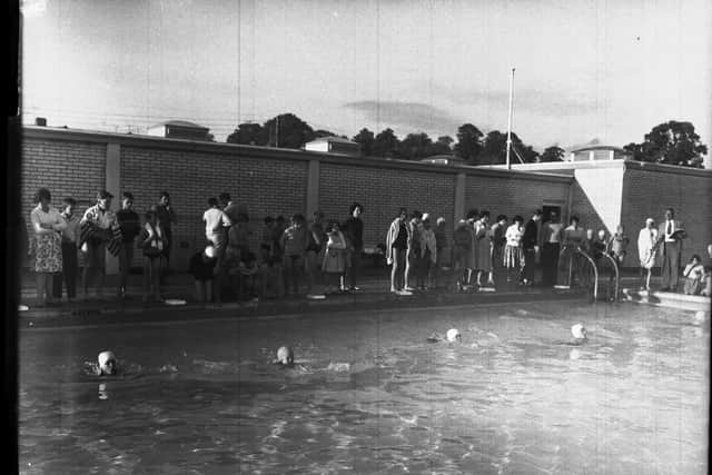 An old picture of Daventry Lido.