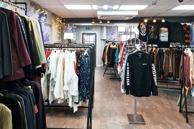 Rosey’s Vintage Limited is worth the visit on Daventry’s High Street if you are in the area or passing by. Having only opened in March this year, the shop is a great addition to Daventry and provides a great opportunity to shop high quality vintage clothing.