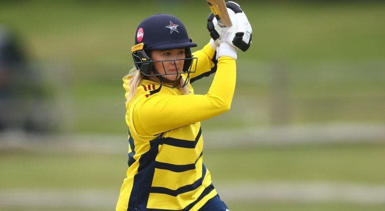 Chloe Hill stars as Steelbacks Women close in on One Day Cup last four