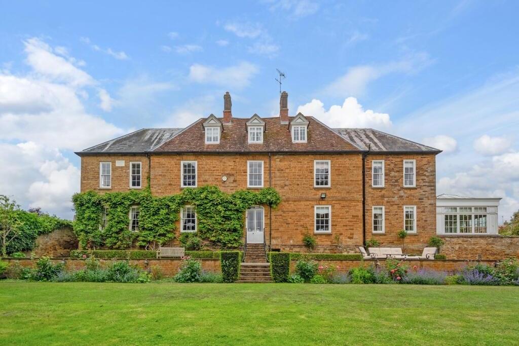 ‘Elegance, sophistication and history’: Look inside stunning Grade II ...