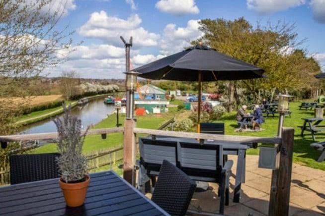 The Weedon Bec pub has ample space in its garden for customers to enjoy the sunshine. It is also situated next to the water so the views are sublime.