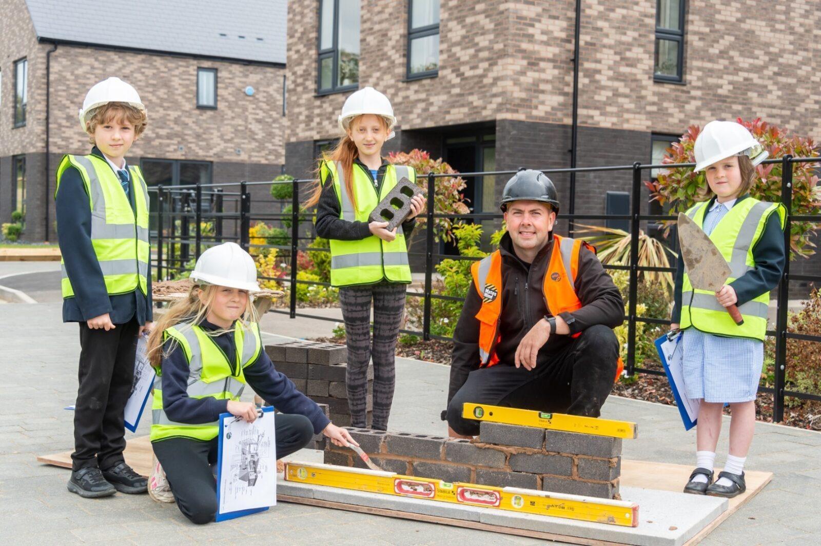 Housebuilders 'buddy up' with school in Daventry - Vimarsana News