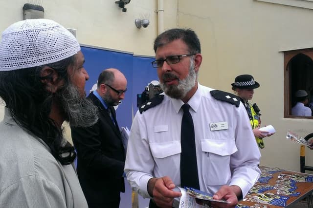 Daventry Mosque Police ethnic minority recruitment drive gets underway at Northampton ...