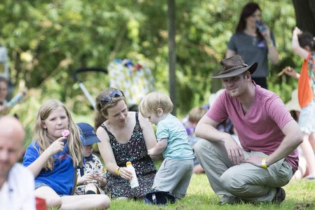 Outdoor cinema day at Daventry Country Park, Northern Way, Daventry. NNL-160725-104155009