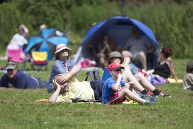Outdoor cinema day at Daventry Country Park, Northern Way, Daventry. NNL-160725-104209009