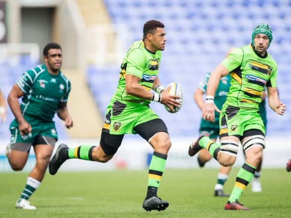 Luther Burrell was forced off at the Madejski Stadium (picture: Kirsty Edmonds)